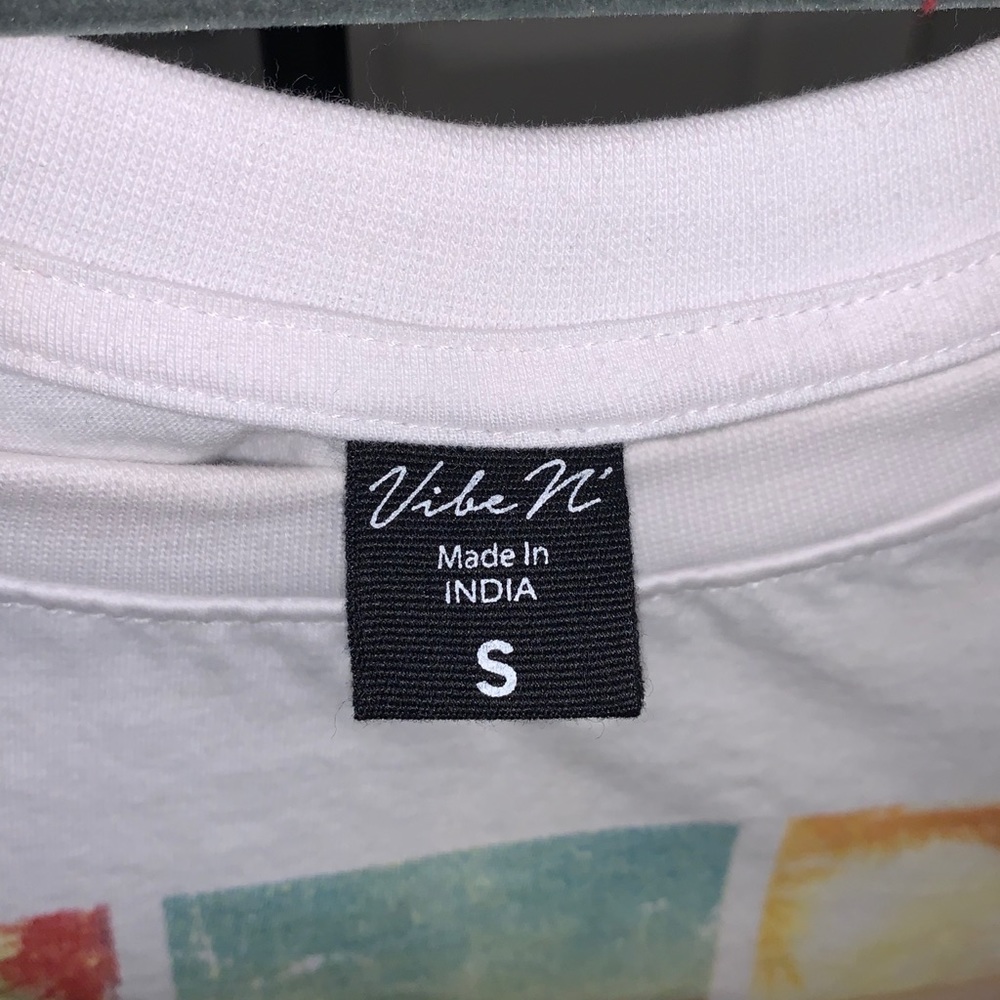 Shirt - Picture 2 of 3